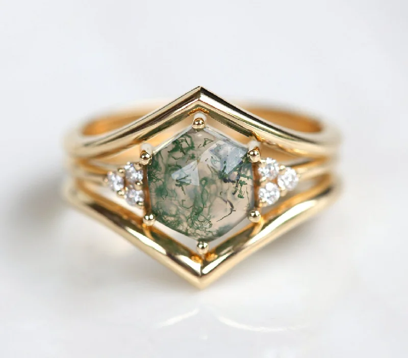 rustic amethyst inlay ring-Klara Moss Agate Ring Set With Diamonds