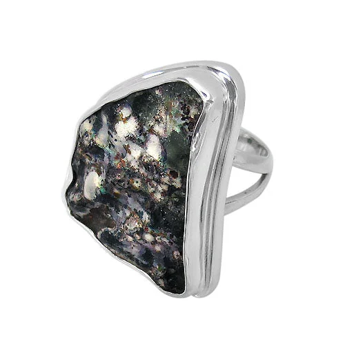 bold amethyst ridge ring-Sterling Silver, free shape stone ring. Colour and size may vary. Approx stone size: 19-26mm L x 18-22 W.